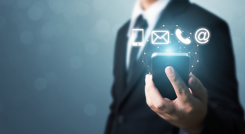 ビジネスマン問い合わせ